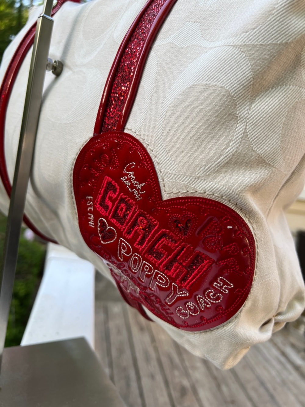 Coach Poppy RARE LIMITED EDITION Heart with Dust bag EUC - Picture 7 of 16